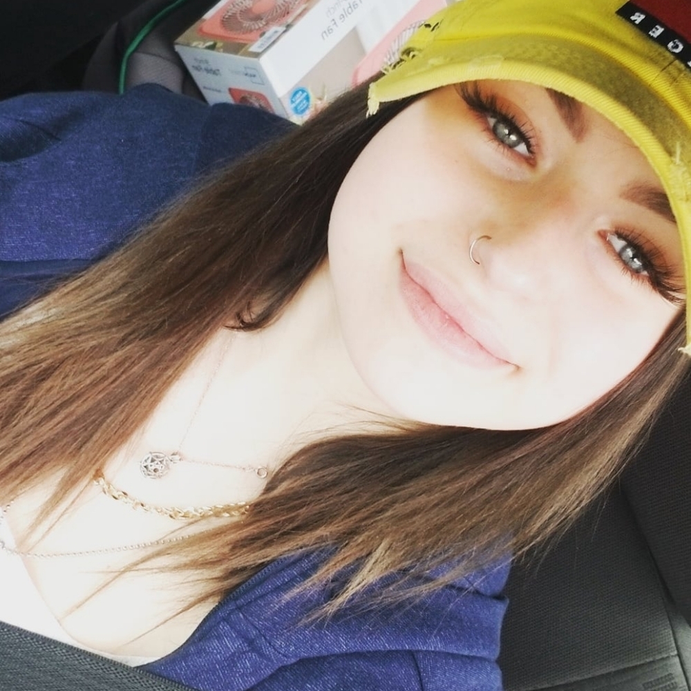 Meet your Posher, Anselie